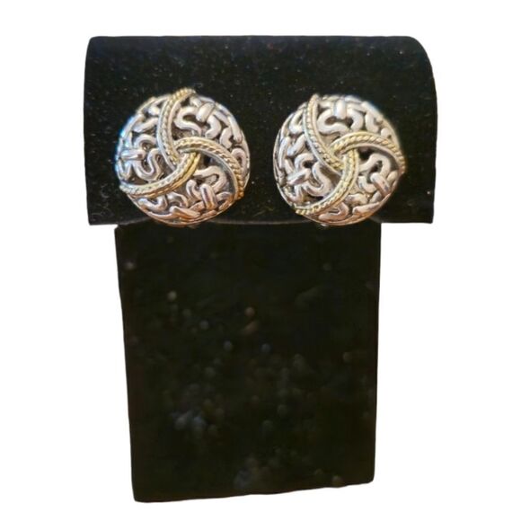 Vintage Elegance Enlaced Filigree Button Clip-on Earrings - Picture 5 of 5